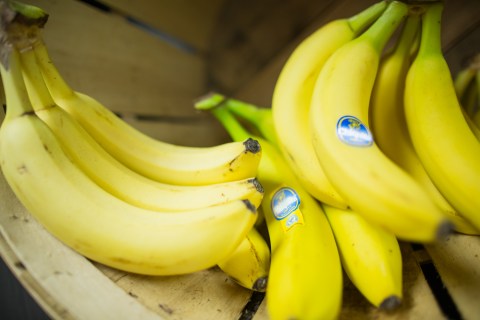 close up photo of bananas